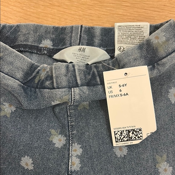 H&M Blue Flared Jeans with Floral Print - Picture 2 of 3
